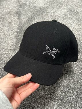 Arc’teryx Wool Blend Black Flex Stretch Hat